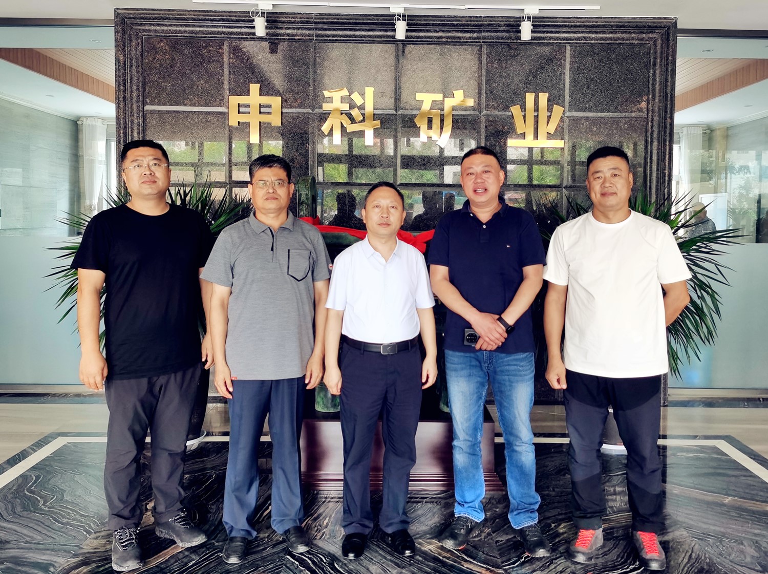 盧氏縣領導席偉林深入盧氏中科走訪調研